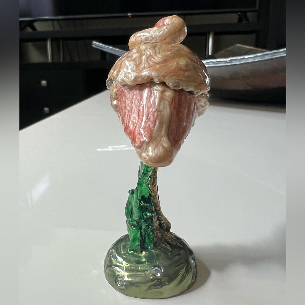Jeweled flamingo trinket box/figurine - Picture 13 of 15